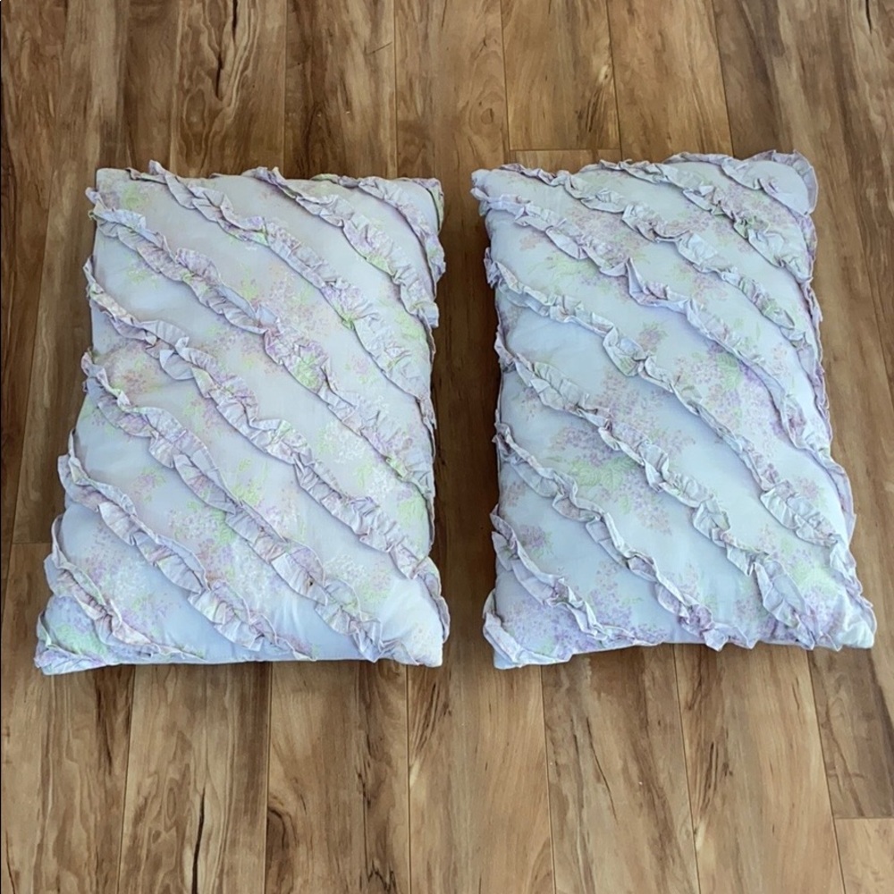 Set of two rectangular lavender accent pillows - Picture 3 of 8